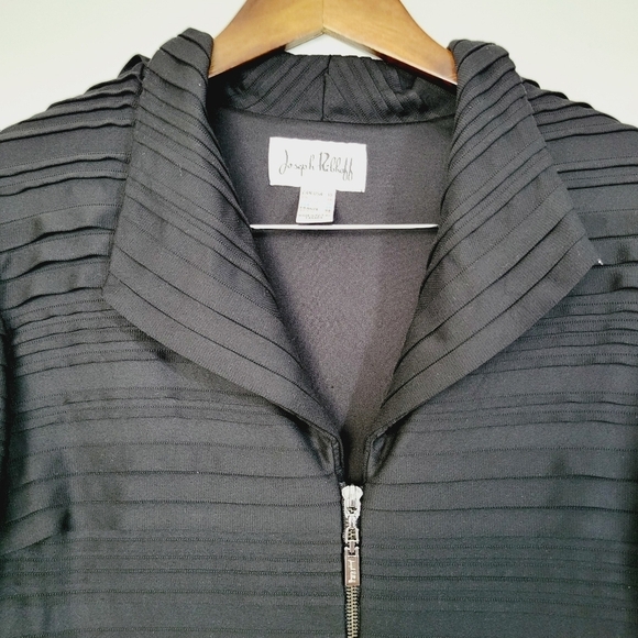 Joseph Ribkoff Accordian Pleats Black Peplum Full Zip Jacket Size 16 - Picture 5 of 9